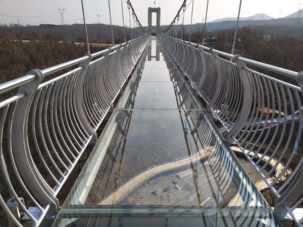 玻璃吊橋 玻璃吊橋